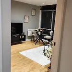 Modern 1br - Stylish - Luxury Skyline Views شقة ليدز