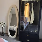 Modern 1br - Stylish - Luxury Skyline Views * ليدز