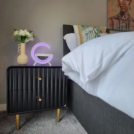 Modern 1br - Stylish - Luxury Skyline Views Leeds (West Yorkshire)