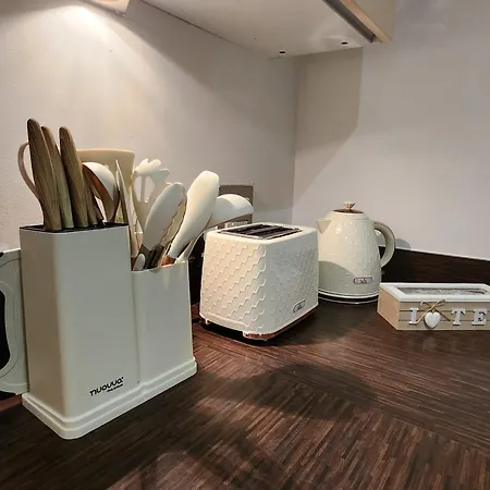 Modern 1br - Stylish - Luxury Skyline Views