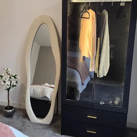 Modern 1br - Stylish - Luxury Skyline Views * Leeds (West Yorkshire)