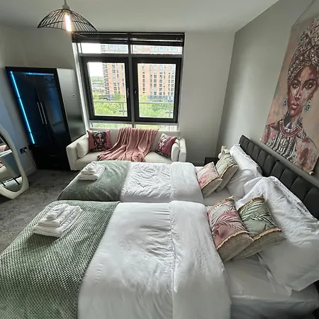 Modern 1br - Stylish - Luxury Skyline Views