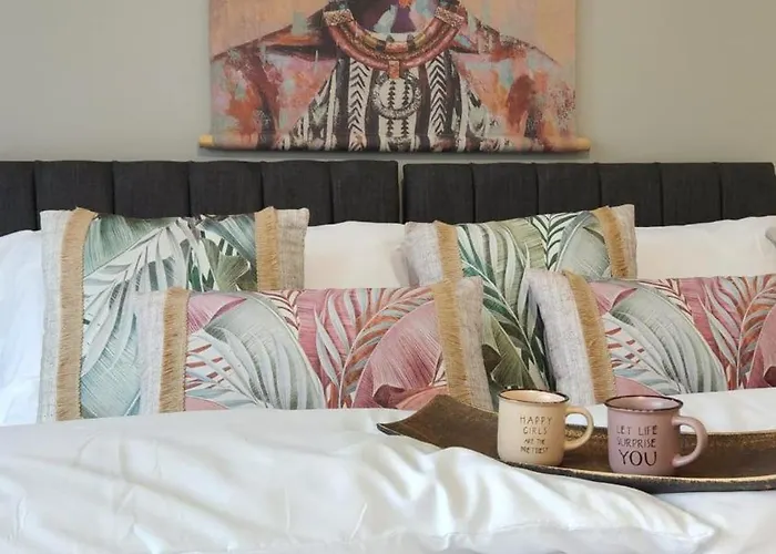 Modern 1br - Stylish - Luxury Skyline Views *