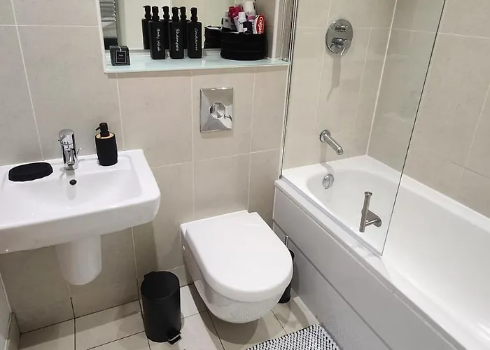 Modern 1br - Stylish - Luxury Skyline Views * Leeds (West Yorkshire)