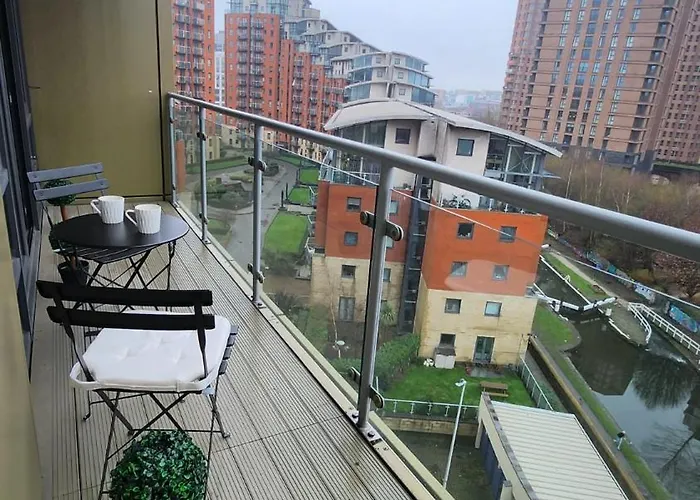 Modern 1br - Stylish - Luxury Skyline Views Leeds (West Yorkshire)