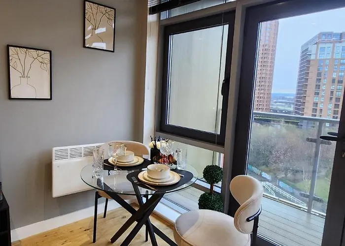 Modern 1br - Stylish - Luxury Skyline Views * Leeds (West Yorkshire)