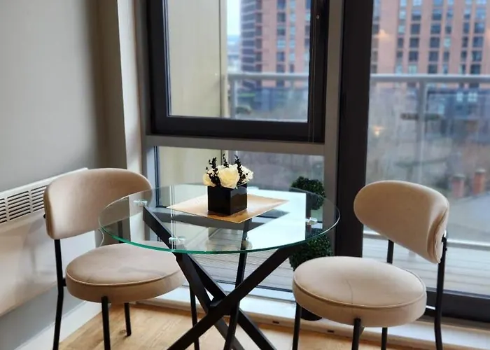 Modern 1br - Stylish - Luxury Skyline Views