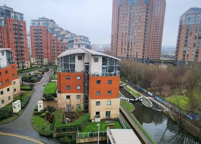 Modern 1br - Stylish - Luxury Skyline Views * Leeds (West Yorkshire)