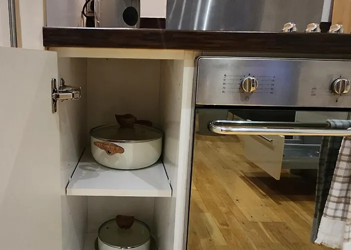 Modern 1br - Stylish - Luxury Skyline Views *