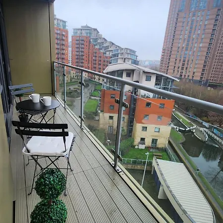 Modern 1br - Stylish - Luxury Skyline Views Лидс
