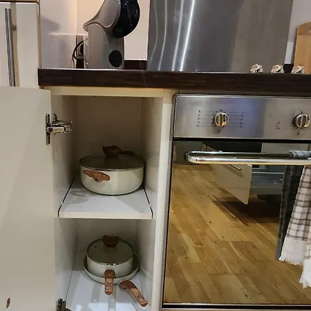 Modern 1br - Stylish - Luxury Skyline Views *